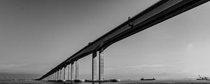 PONTE RIO-NITERÓI EM PRETO E BRANCO