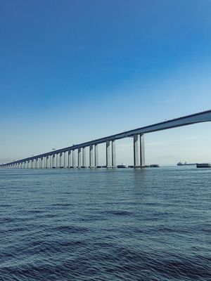 PONTE RIO-NITERÓI AO FUNDO AZUL