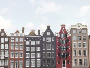 CANAL HOUSES IN AMSTERDAM