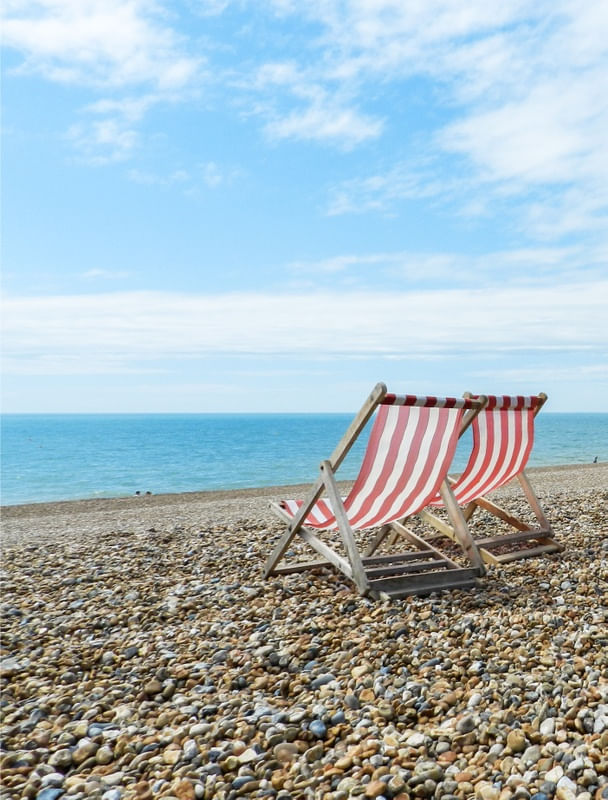PRAIA DESERTA - BRIGHTON, INGLATERRA