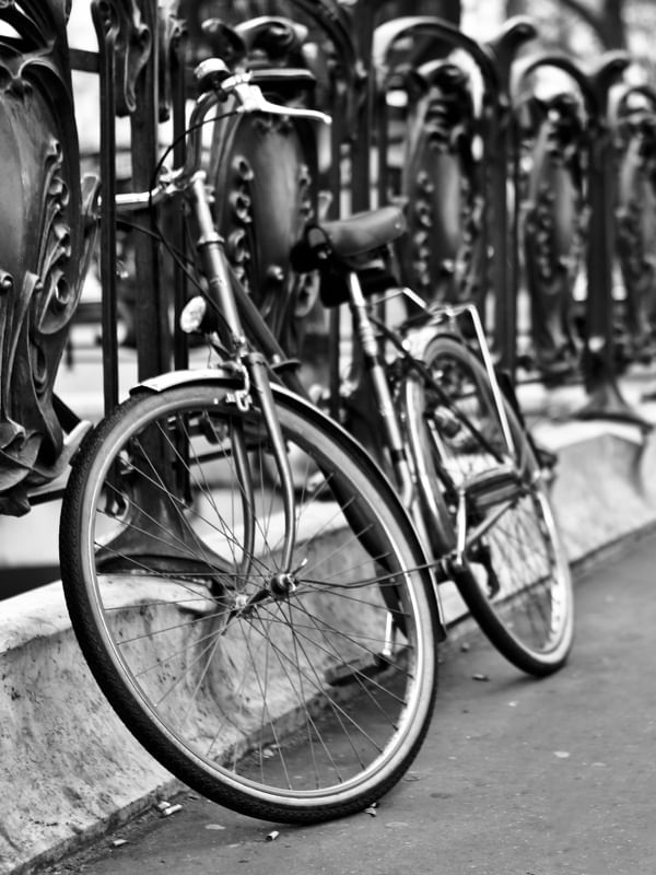 BICICLETA NO METRÔ EM PARIS