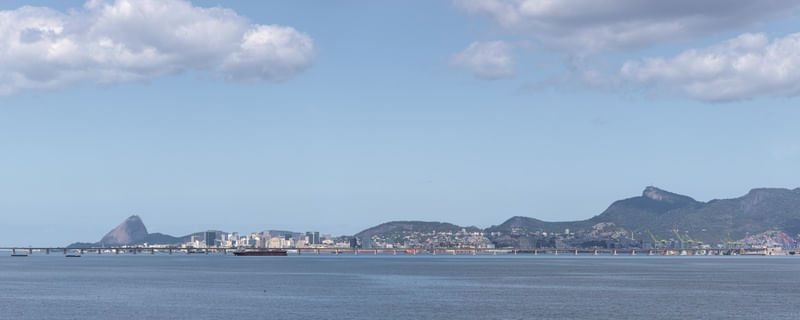 UM LINDO DIA AZUL NA ILHA DO GOVERNADOR