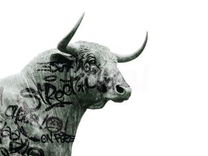 GRAFITE E ESTÁTUA VIII