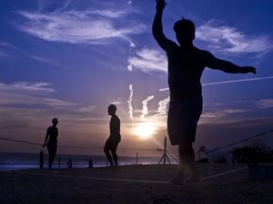 SLACKLINE NA PRAIA