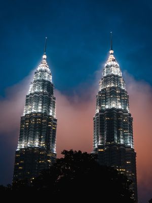 PETRONAS SUNSET VERTICAL