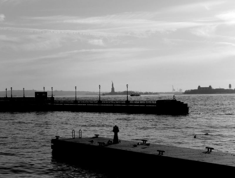 HUDSON RIVER IN BLACK AND WHITE