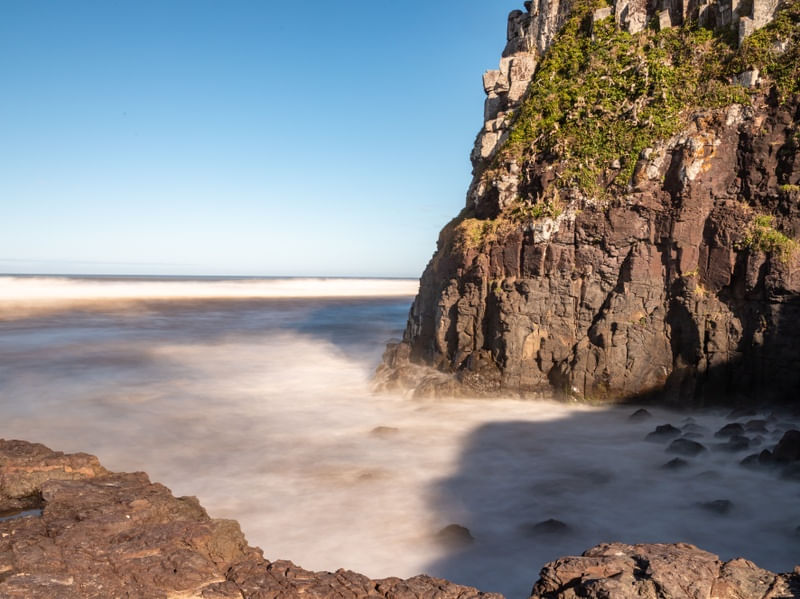 ROCHAS E VEGETAÇÃO NO MORRO DAS FURNAS