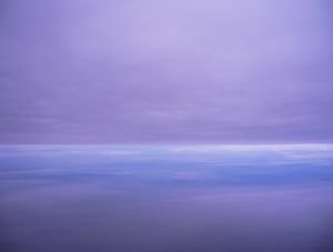 CÉU LILÁS E NUVENS