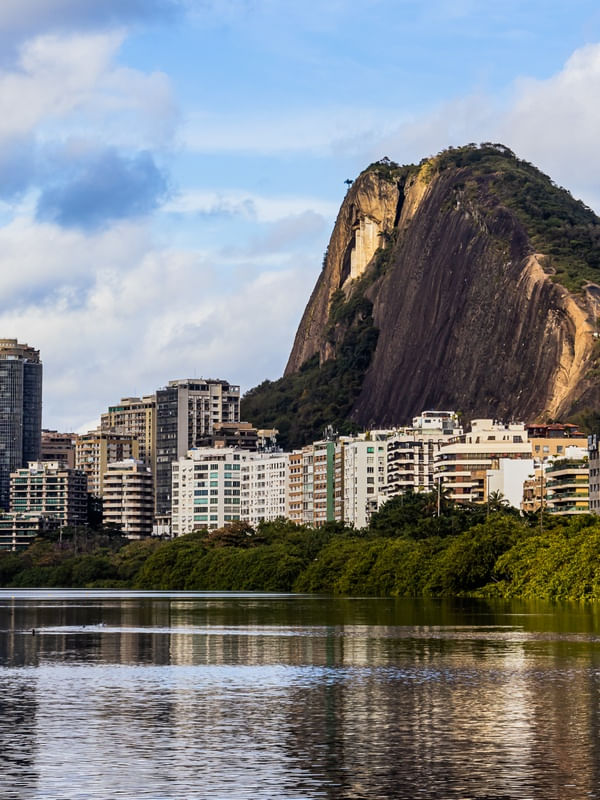 CÉU AZUL NA LAGOA
