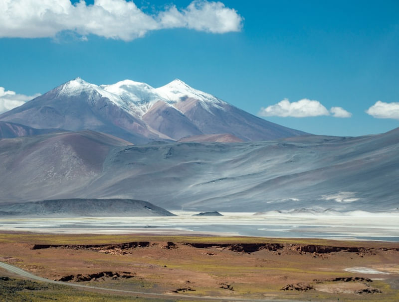 MONTANHAS NAS ALTIPLÂNICAS NO DESERTO DO ATACAMA NO CHILE