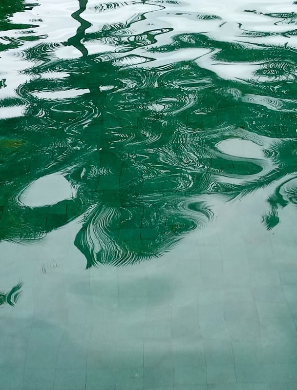 SEM TÍTULO - REFLEXO EM PISCINA 1