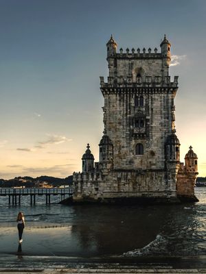ADMIRANDO A TORRE DE BELÉM