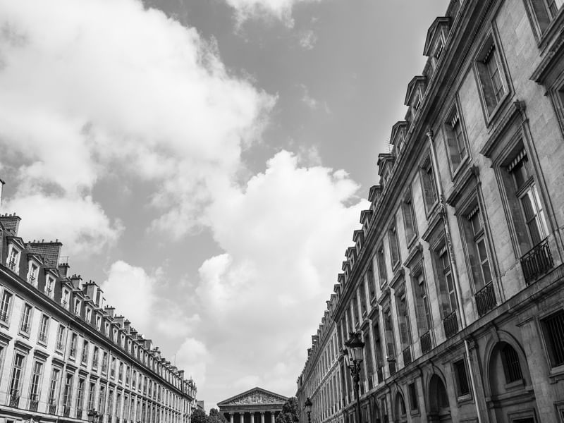 BUILDING PARIS