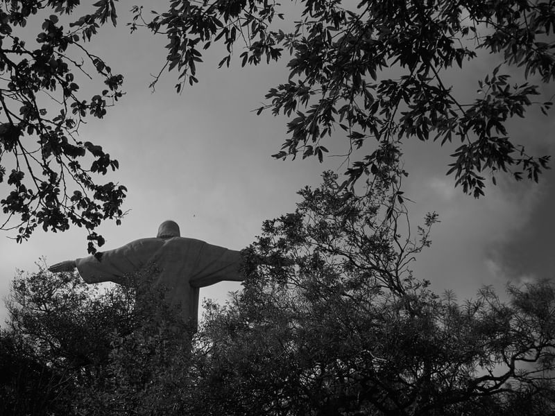 CRISTO REDENTOR EM MEIO A NATUREZA- RIO DE JANEIRO