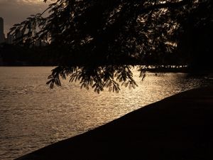 ENTARDECER NO LAGO IGAPÓ