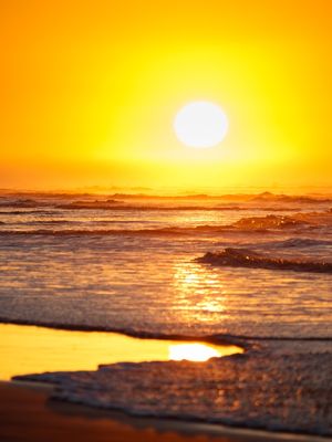 SUNRISE IN THE BEACH