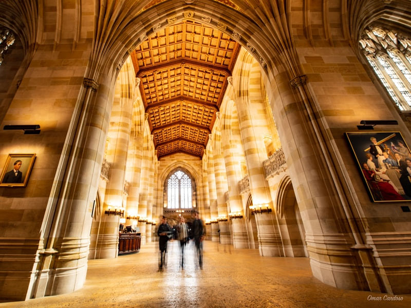 UNIVERSIDADE DE YALE ENTRADA DA BIBLIOTECA