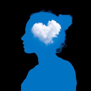 MINIMALISMO/ABSTRATO MULHER CÉU AZUL/CORAÇÃO