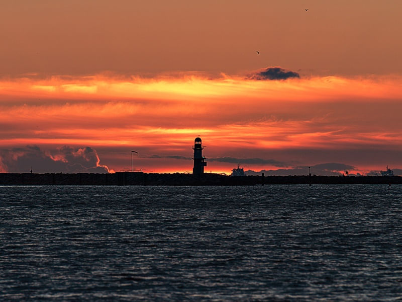 POR DO SOL - O FAROL