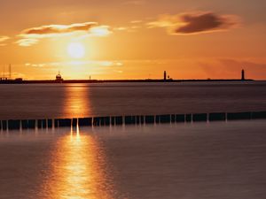 POR DO SOL - O FAROL E SOL