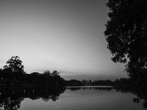 A PAZ DO LAGO IGAPO P&B